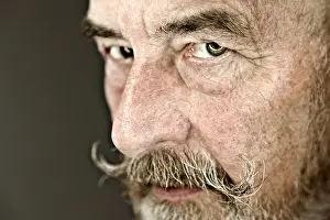 Family Love Drucke: An old man with a grey beard