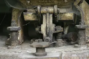 Uninhabited Industrial Site Drucke: Old, rotten machine