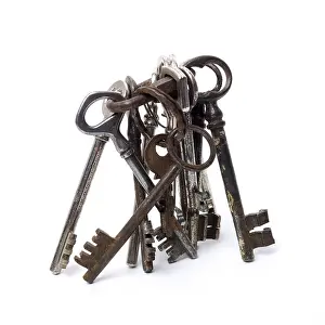 Old Keys Drucke: Old rusty keys on white background