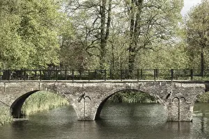European Landmark Photography Drucke: Old stone bridge over the canal