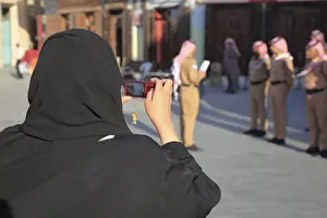 Old Town Doha Drucke: Old Town of Doha, Changing of the Guard
