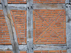 Historic Brick Building Drucke: Old wall made of brown half-timbered