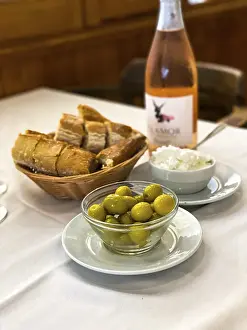 Spanish Food Photography Drucke: Olives with white bread and wine