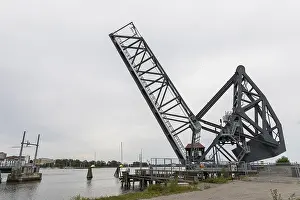 Drucke von Einfachklappbrücke, die sogenannte Deutsche Brücke, historische Eisenbahnbrücke am südlichen Ende des Vänernsees, Vänernborg, Västra Götalands län, Schweden Eisenbahn Drucke: Einarmiger Klappbrücke, die sogenannte Deutsche Brücke.