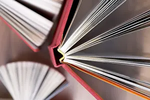 Education Literature Drucke: Three open books