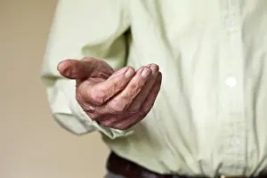 Elderly Man Drucke: Open hand of an elderly man, eighty years