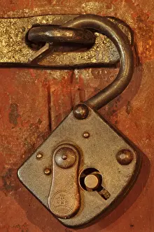 Old Padlock Drucke: Open old padlock
