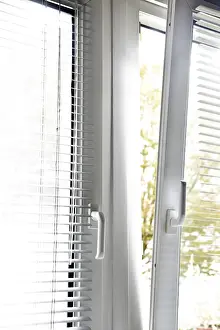 Corona Crisis Images Drucke: An open window in the office, Germany