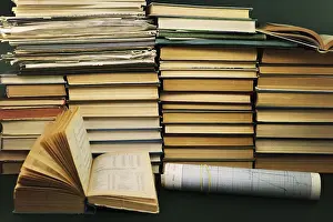 Deserted Study Space Drucke: An opened scientific reference book on the background of books
