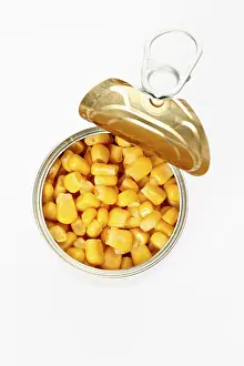 Food Photography Studio Still Life Drucke: Opened tin of sweetcorn, from above