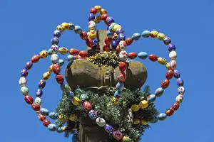Ornate Easter Decoration Drucke: Osterkrone, crown from colorful Easter eggs