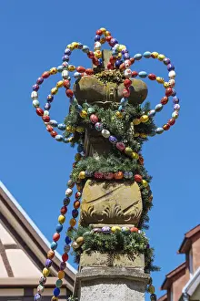 German Easter Decoration Drucke: Osterkrone, crown from colorful Easter eggs