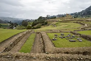 Latin America Landscapes Drucke: Overall view of the site of Ingapirca