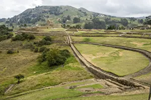 South American Archaeological Sites Drucke: Overall view of the site of Ingapirca