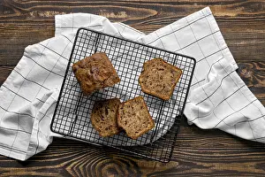 Gourmet Bakery Products Drucke: Overhead view of biscuit cake with walnut on baking grid