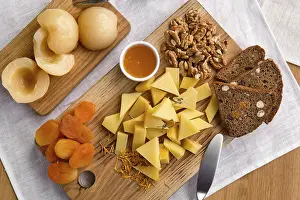 High Angle View Of Meal Drucke: Overhead view of set of various appetizers for wine