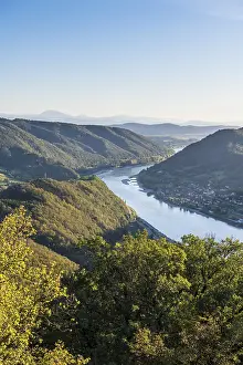 Historic Building Europe Drucke: Overlook from Aggstein castle over the Danube