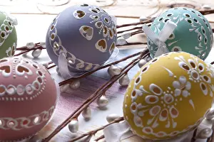 Decorative Easter Eggs Drucke: Painted easter egg with cut out patterns