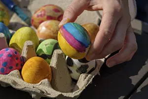 Painted Easter Eggs Drucke: Painted easter eggs in an egg box