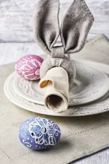 Painted Easter Eggs Drucke: Painted Easter eggs, a plate and a napkin in the form of the Easter Bunny