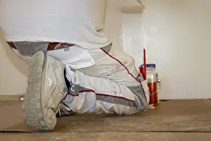 Old Building Renovation Drucke: Painter renovates an old flat