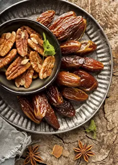 Dessert Meal Ideas Drucke: Pakistan dates nuts top view