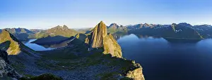 Northern Europe Mountain Range Drucke: Panorama, iconic mountain Segla with steeply sloping cliffs