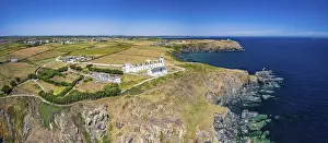 Uninhabited Rocky Escarpment Drucke: Panorama over Lizard Lighthouse and Housel Bay Cliffs