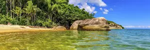 Tropical Paradise Found Drucke: Panoramic image of a deserted