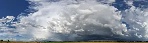 Bilder Datiert 9. Juli 2024: Panoramabild des weißen-Grau.