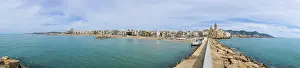 Deserted Promenade Drucke: Panoramic view of the beach and promenade in Sitges