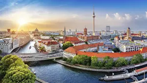 Panoramic View Of Berlin Drucke: panoramic view at central berlin while sunset