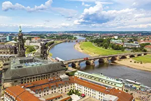 Central Europe Townscapes Drucke: Panoramic view of Dresden and the river Elbe