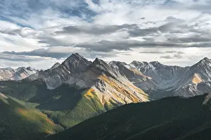 High Angle View Of Mountains Drucke: Panoramic view of mountain landscape