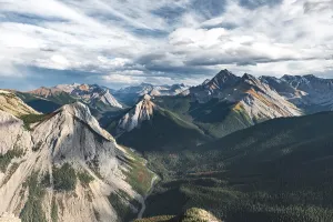 Panoramic Mountain Landscape Drucke: Panoramic view of mountain landscape