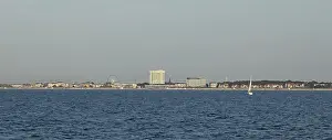 Deserted Baltic Sea Coastline Drucke: Panoramic view of the shore line