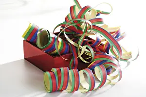 New Year Celebration Ideas Drucke: Paper streamers