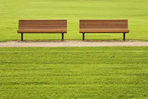 Idyllic Garden Scene Drucke: Park benches