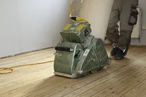 Handicraft Woodwork Drucke: A parquet floor is sanded and oiled