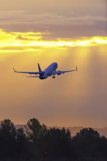 Aviation Industry Europe Drucke: Passenger aeroplane after take-off