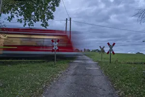 Igensdorf Level Crossing Drucke: Passing Grafenberg railway