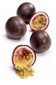 Fresh Cut Fruits Drucke: Passionfruits
