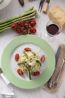 Grocery Store Noodle Dishes Drucke: Pasta with asparagus