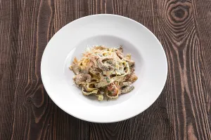 Italian Gourmet Meal Drucke: Pasta with bacon and squid