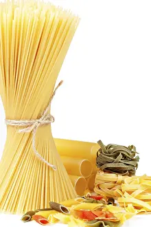 White Background Pasta Drucke: pasta, isolated on a white background