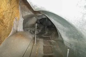Bavarian Winter Scenery Drucke: Path in the Schellenberg Ice Cave