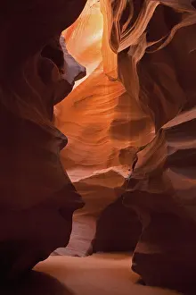 Upper Antelope Canyon Drucke: Path through the Upper Antelope Canyon