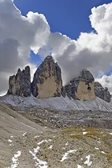 Three Peaks Of Lavaredo Drucke: Three Peaks of Lavaredo North Wall with deep clouds
