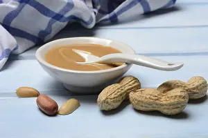European Still Life Images Drucke: Peanut puree in shell and peanuts, Germany