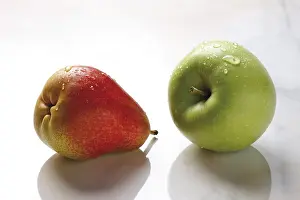 Studio Shot Of Fruits Drucke: Pear and apple
